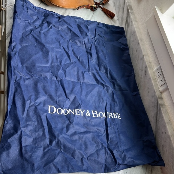 Dooney & Bourke Tan Leather Shoulder Bag GUC - Picture 15 of 15